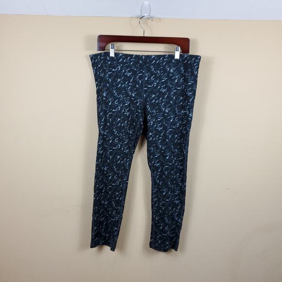 Nike Essential Tight Fit Crop Length 777168 060 Size XL - Picture 1 of 8
